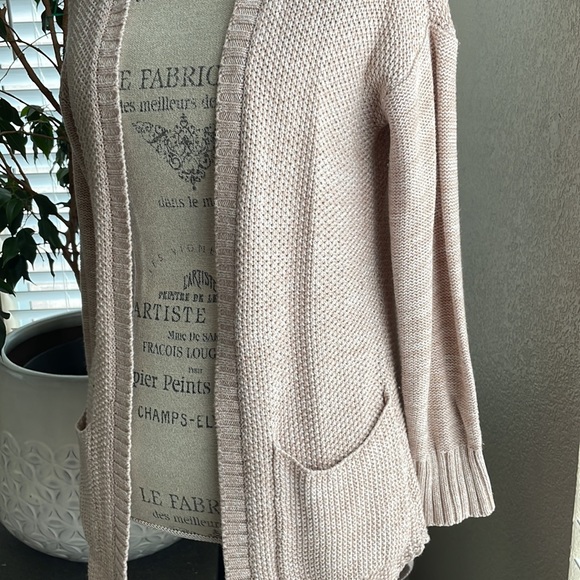 Small Francesca’s Knit Cardigan - Picture 2 of 5